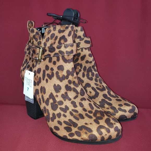 Time and Tru Shoes - GORGEOUS Animal Print Time and Tru Heeled Booties